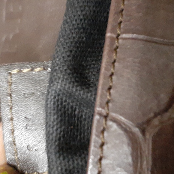 BURBERRY AUTHENTIC RARE CLUTCH - Picture 9 of 12